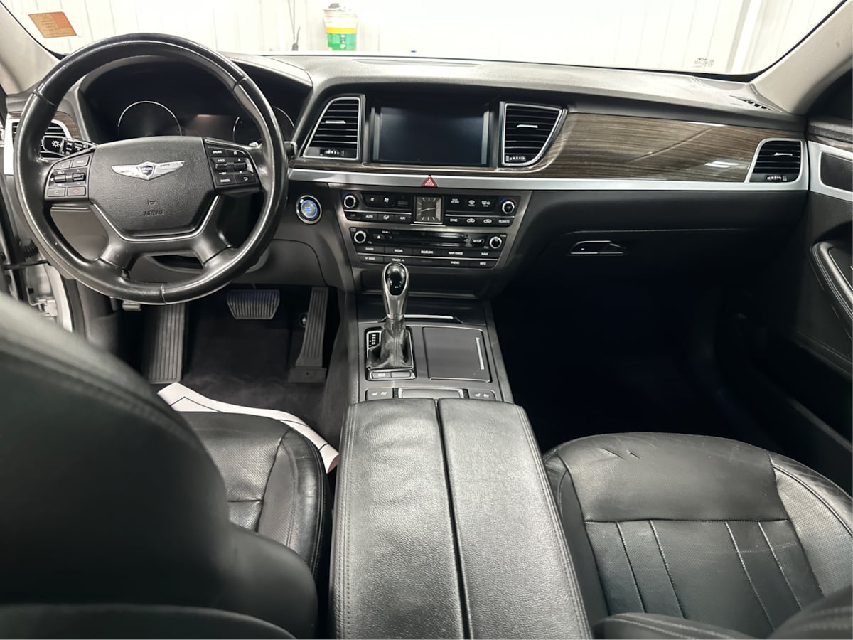 2016 Hyundai Genesis 3.8 photo 17