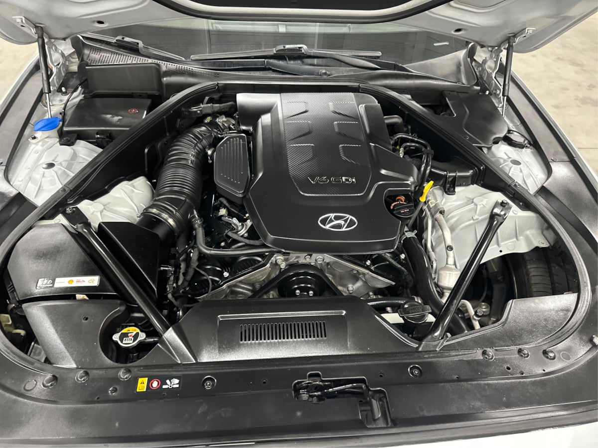 2016 Hyundai Genesis 3.8 photo 28