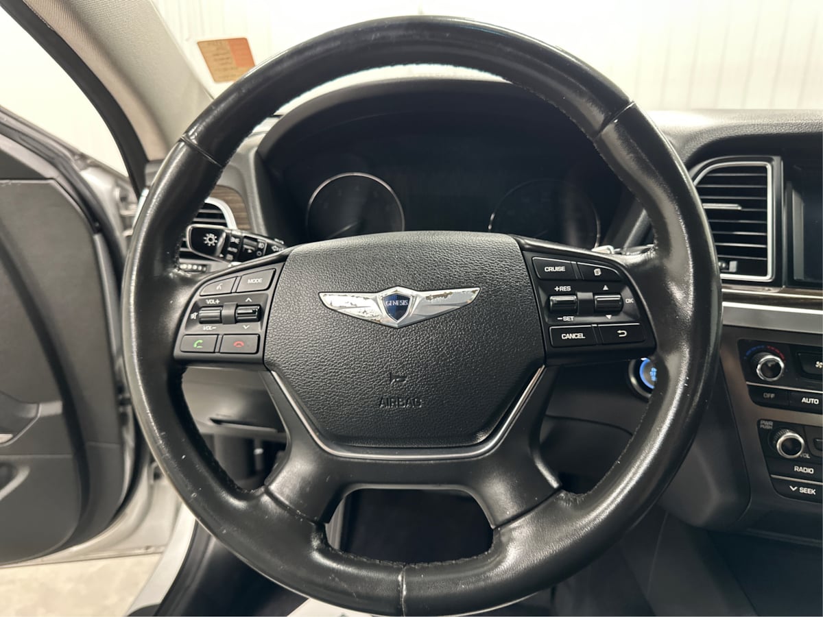 2016 Hyundai Genesis 3.8 photo 21