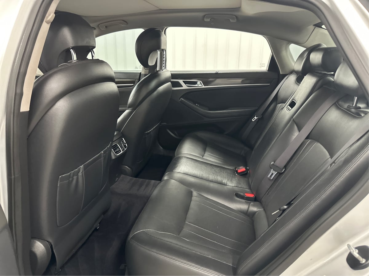 2016 Hyundai Genesis 3.8 photo 10
