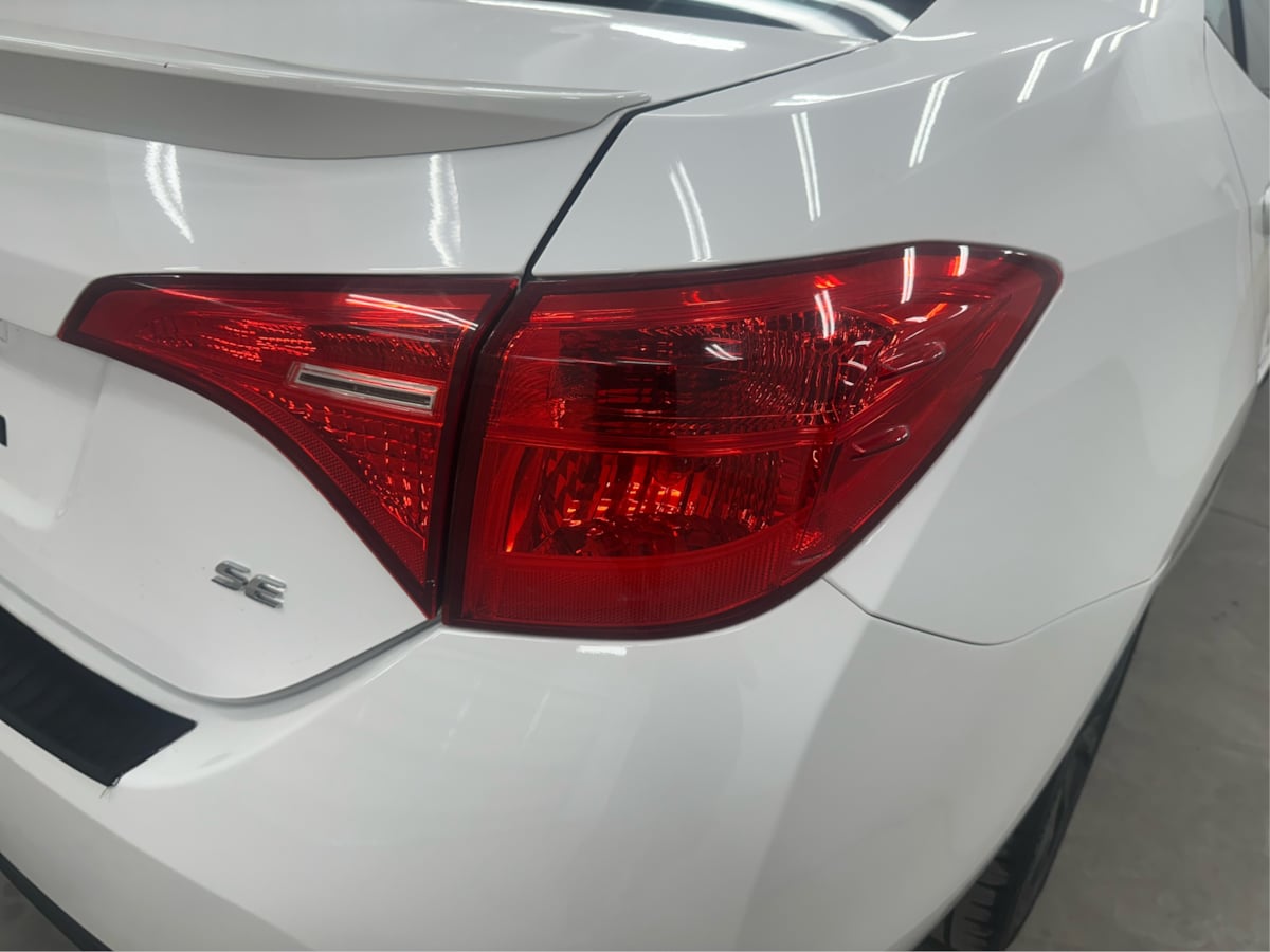 2017 Toyota Corolla SE photo 36