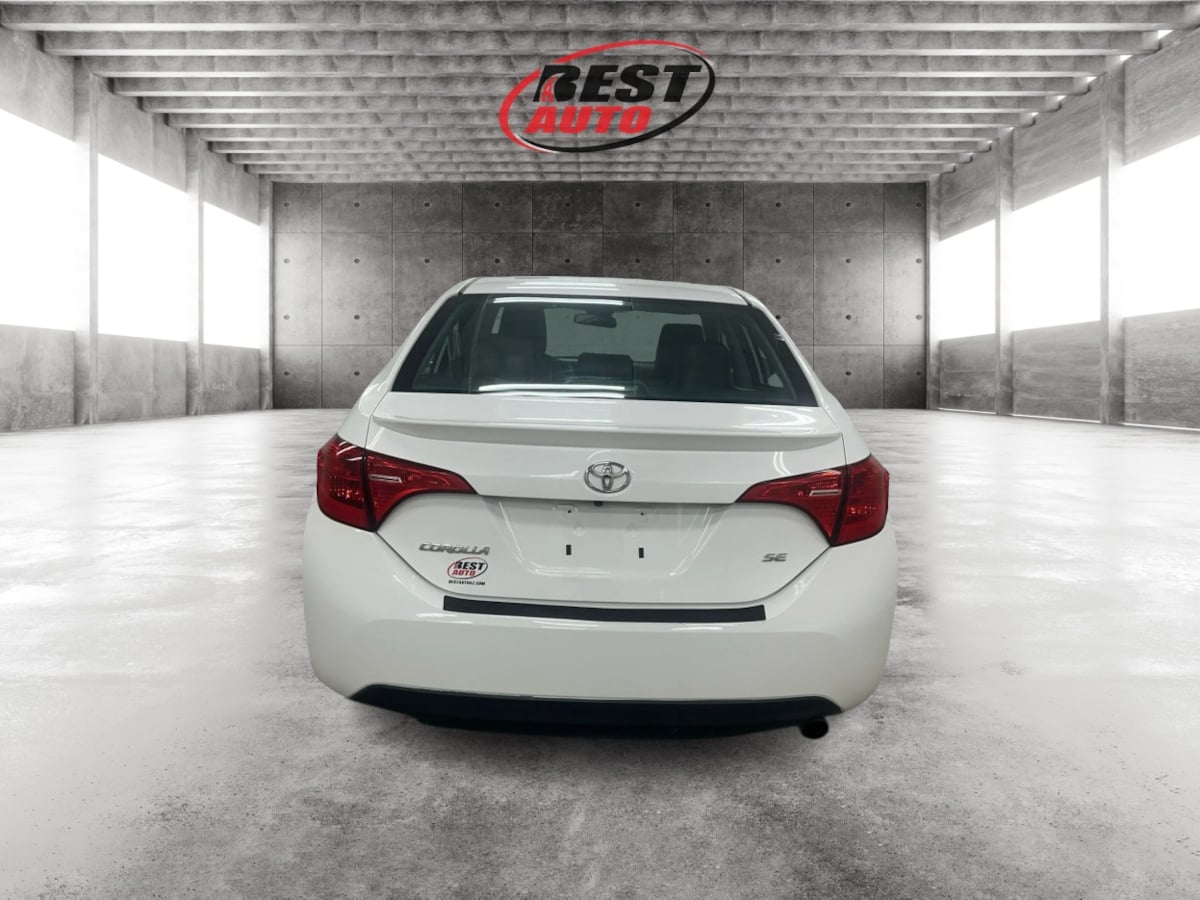 2017 Toyota Corolla SE photo 4
