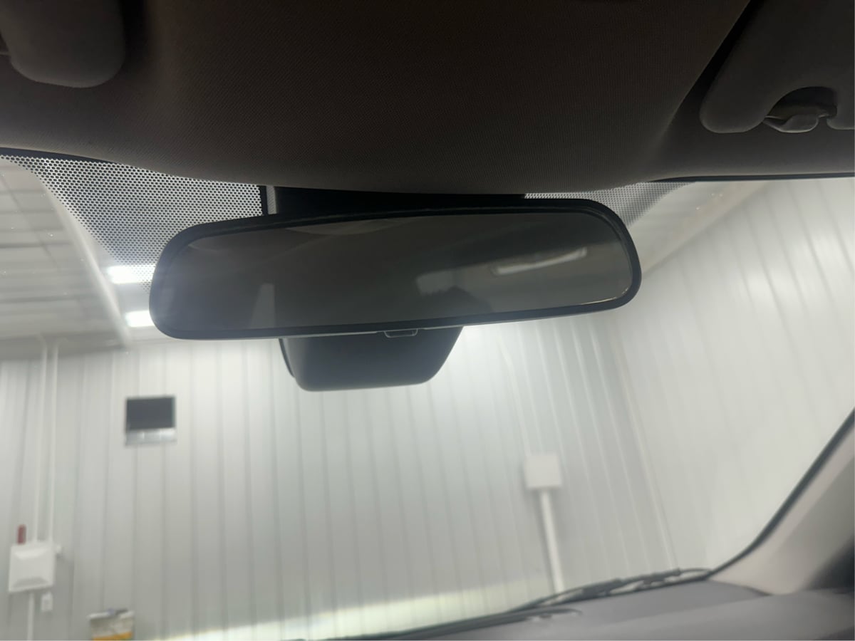 2017 Toyota Corolla SE photo 17