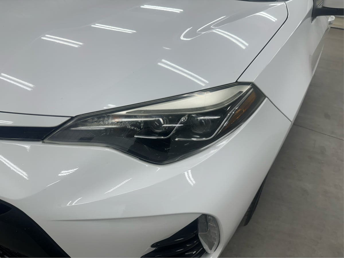 2017 Toyota Corolla SE photo 34