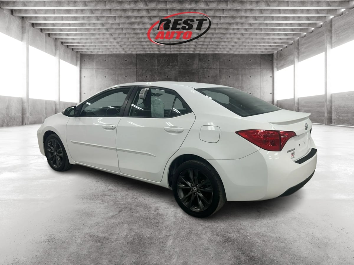 2017 Toyota Corolla SE photo 5