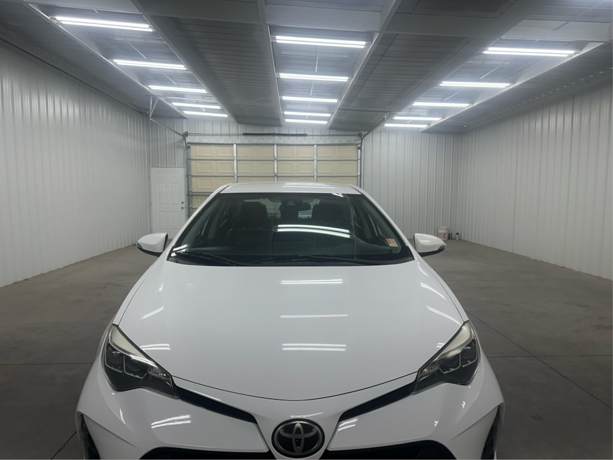 2017 Toyota Corolla SE photo 23