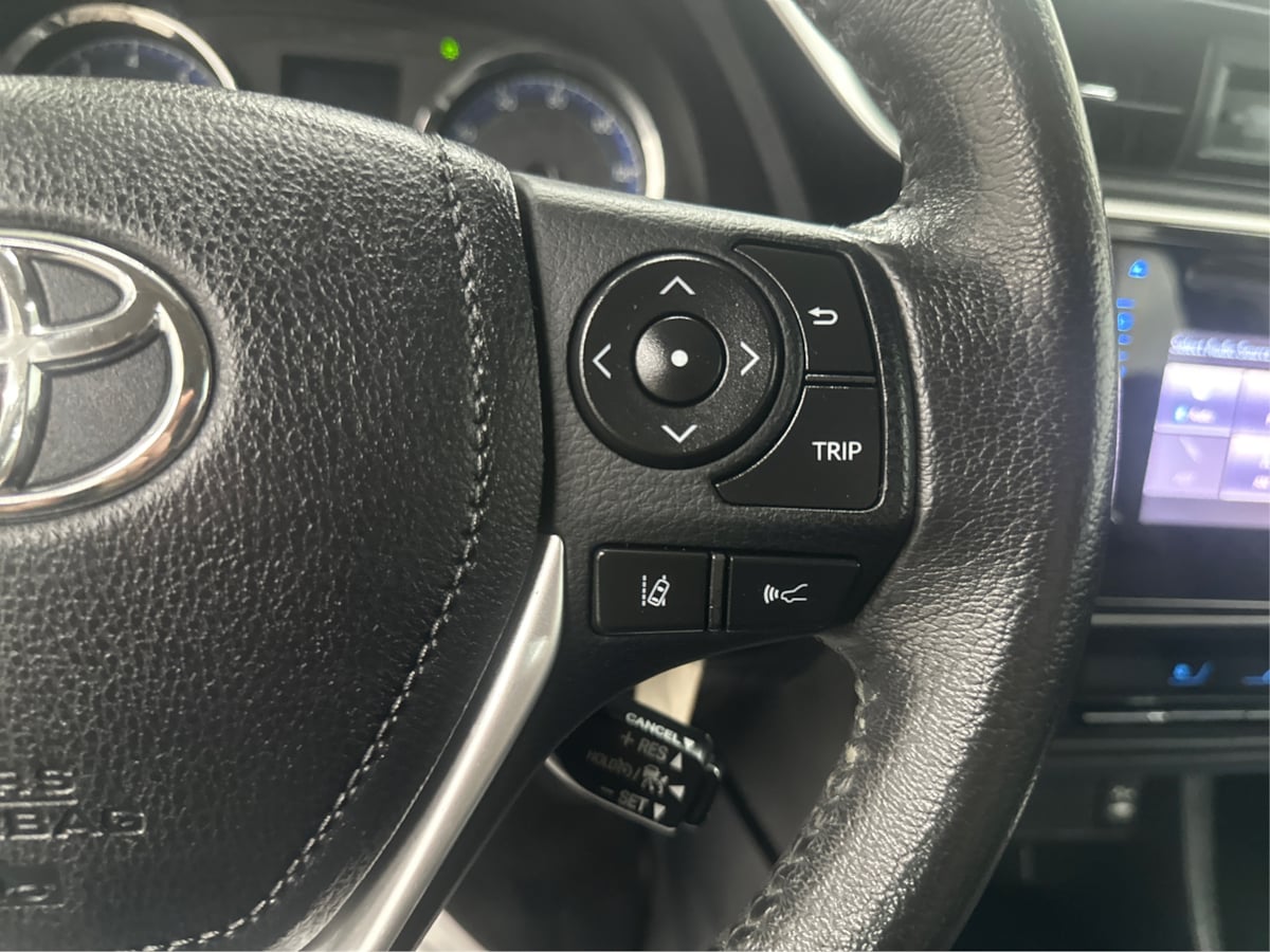 2017 Toyota Corolla SE photo 45