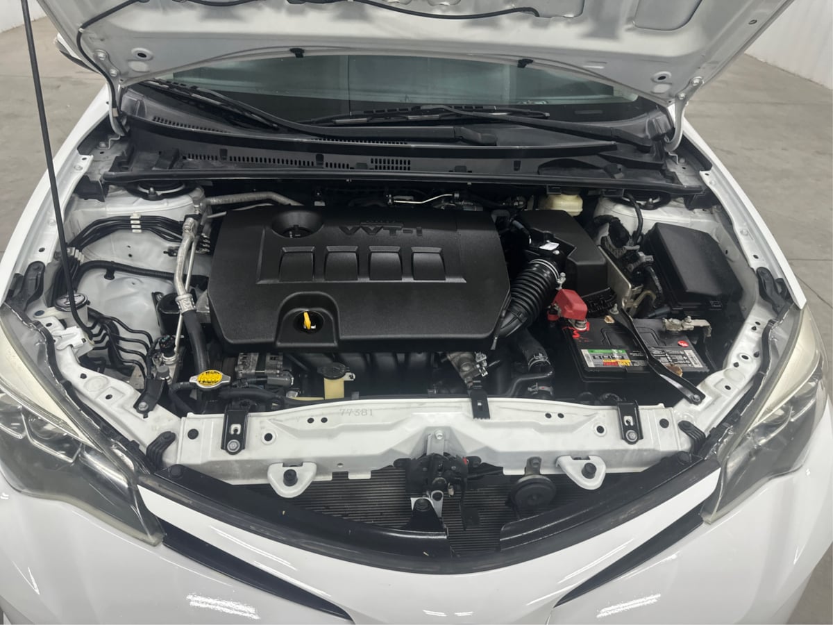 2017 Toyota Corolla SE photo 24