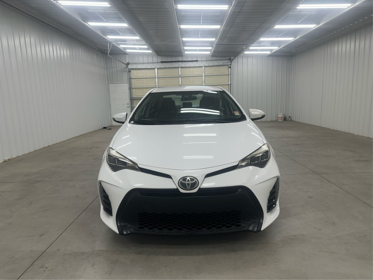 2017 Toyota Corolla SE photo 22