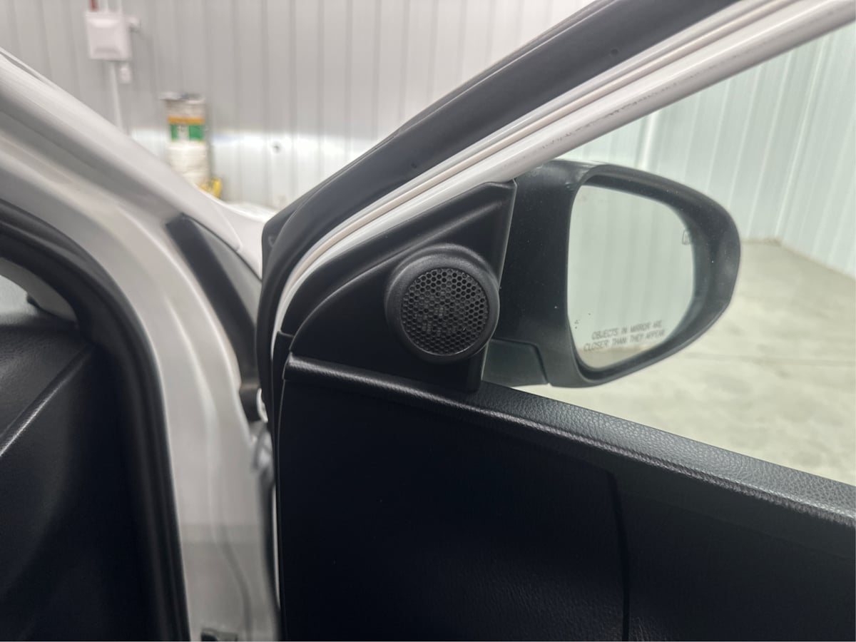 2017 Toyota Corolla SE photo 46