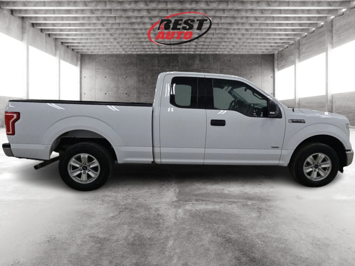 2017 Ford F-150 XLT photo 2