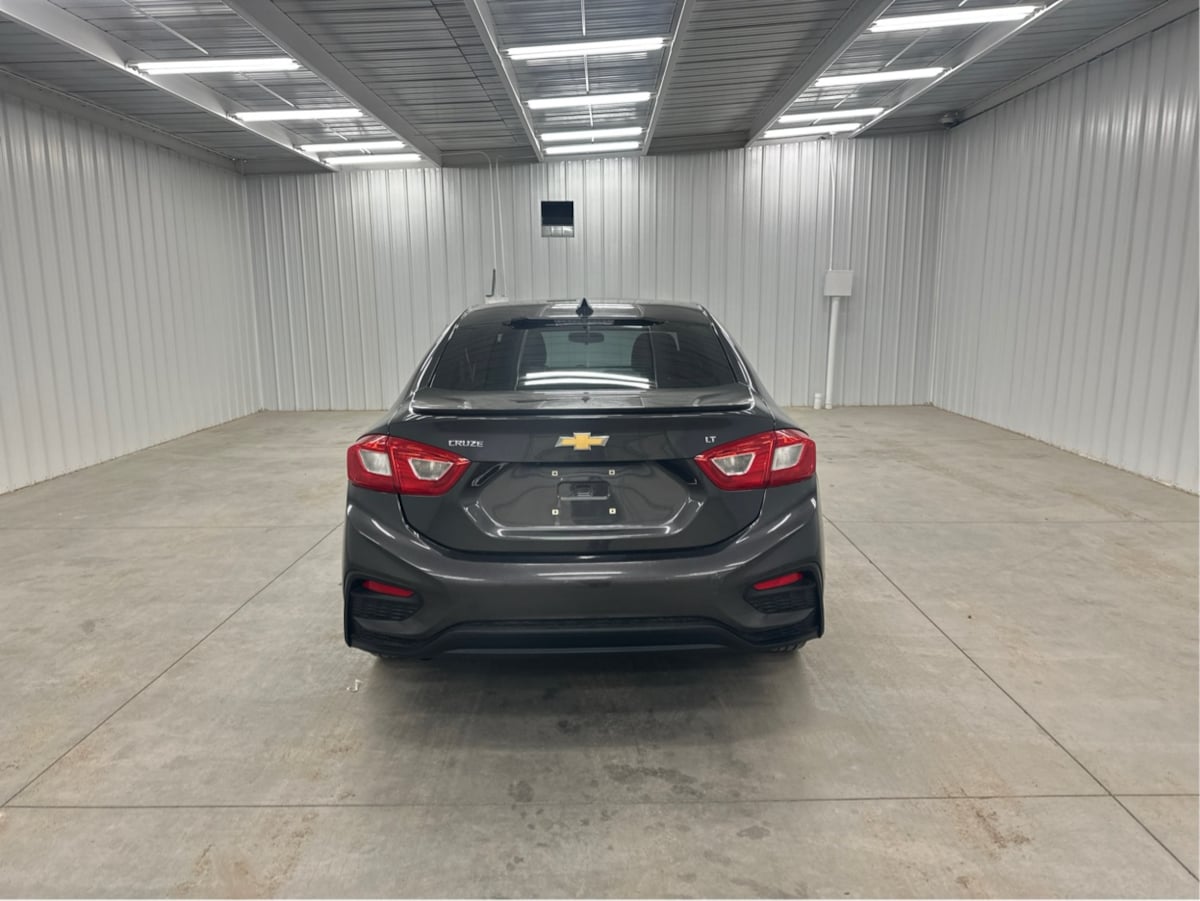 2017 Chevrolet Cruze LT photo 4
