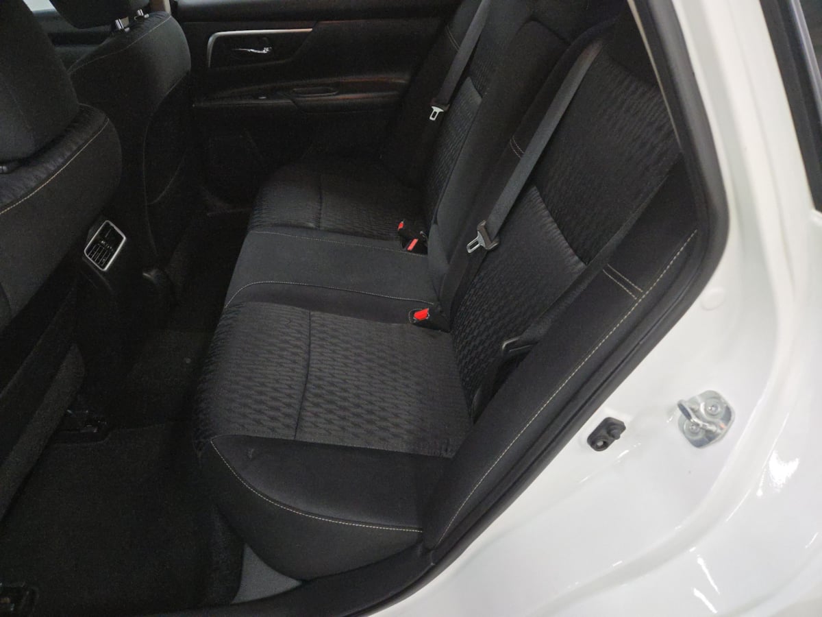 Nissan Altima photo 11