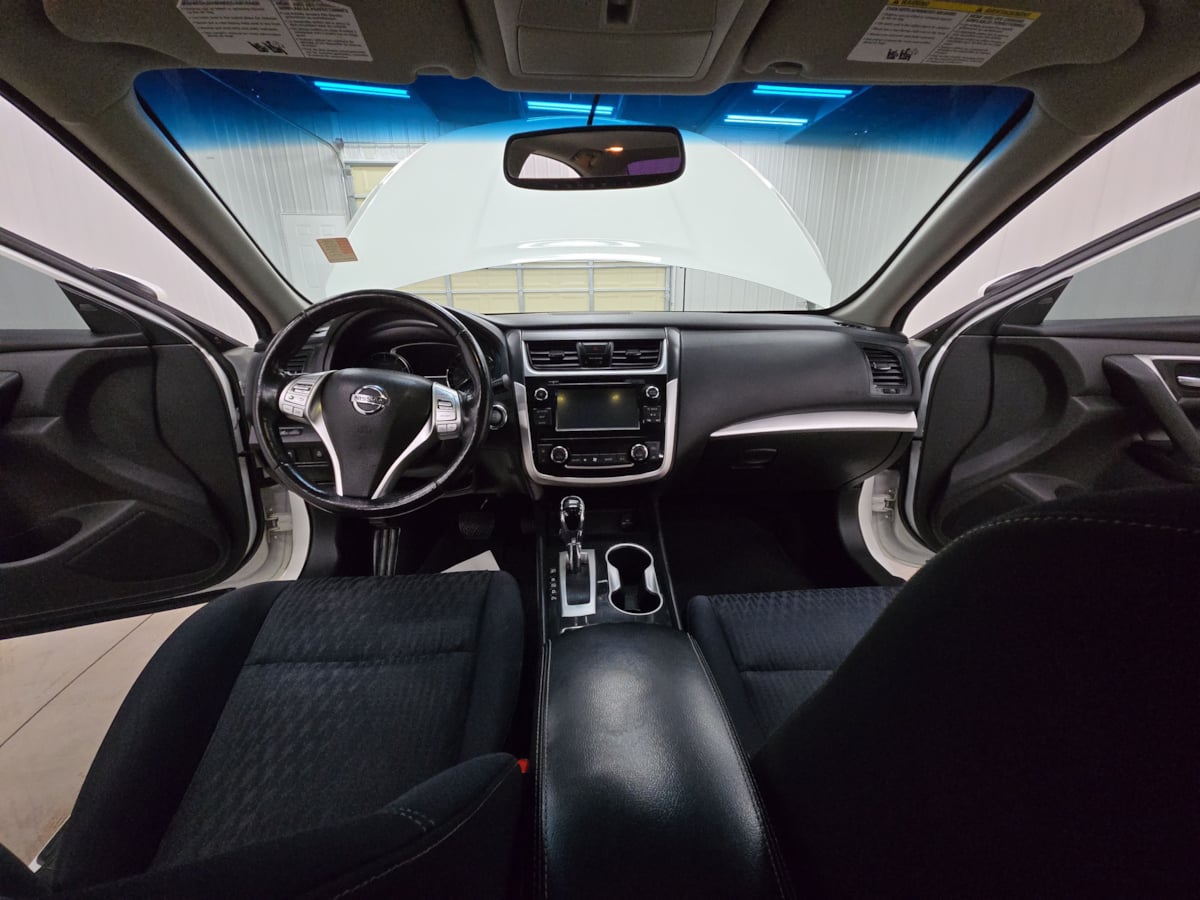 Nissan Altima photo 17