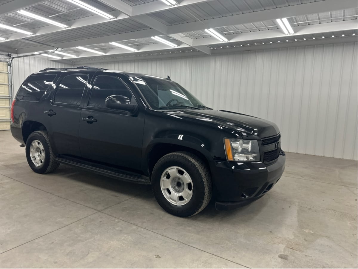 2014 Chevrolet Tahoe LT photo 2