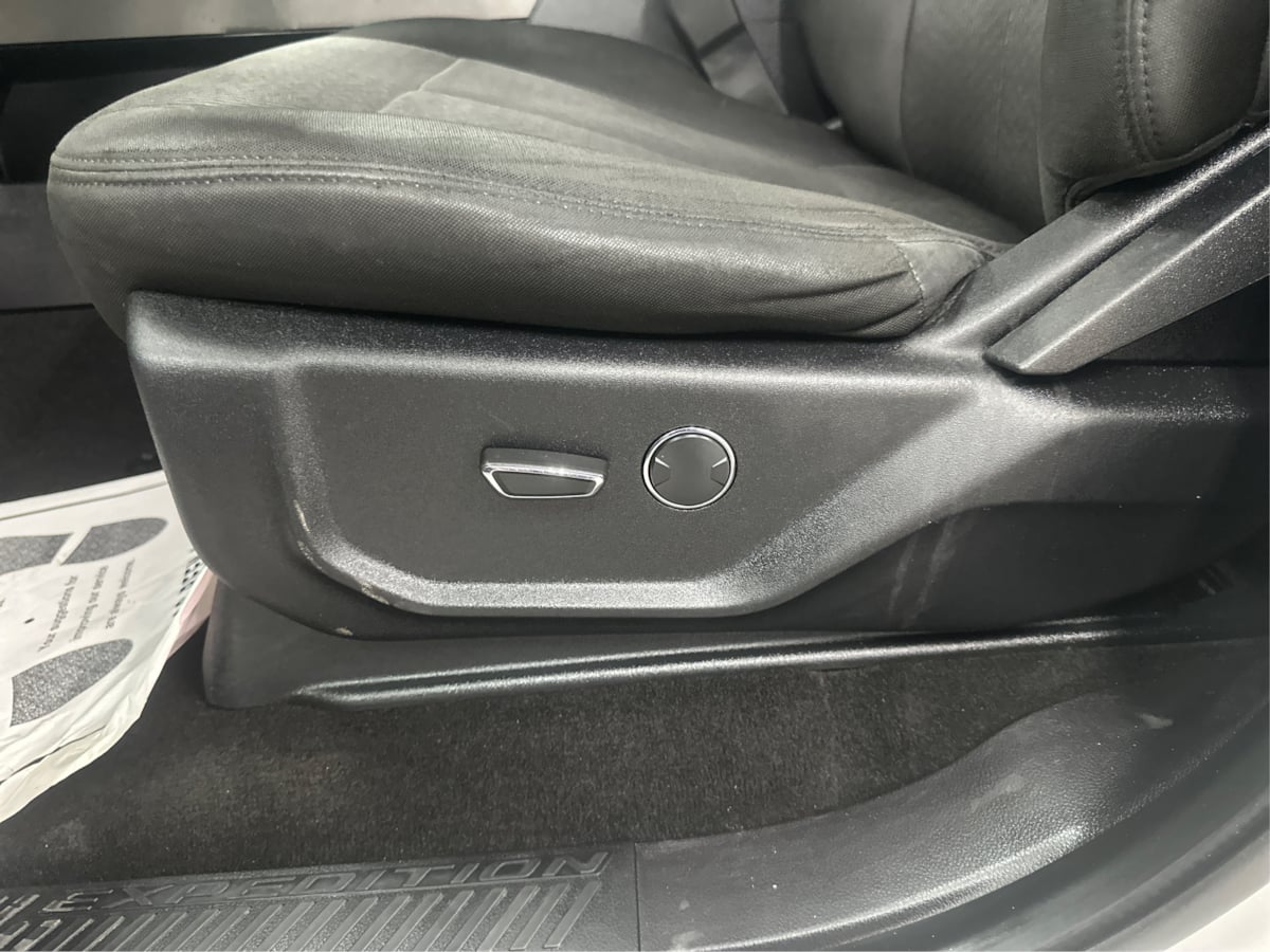 2019 Ford Expedition MAX XLT photo 20