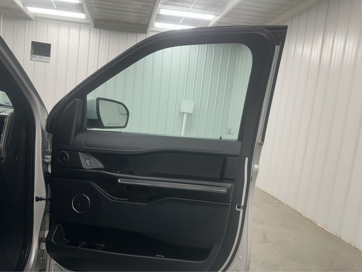 2019 Ford Expedition MAX XLT photo 22