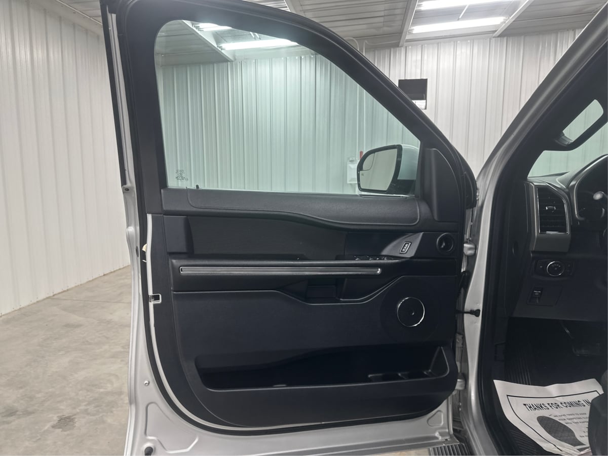 2019 Ford Expedition MAX XLT photo 21