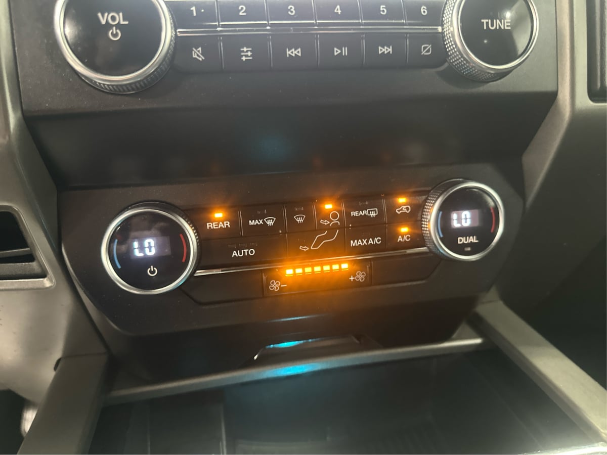2019 Ford Expedition MAX XLT photo 44
