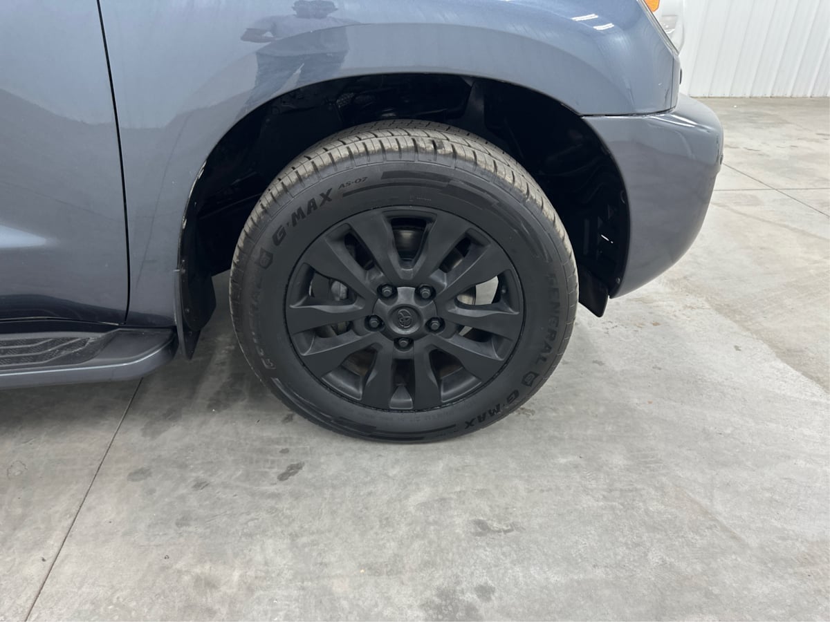 2010 Toyota Sequoia photo 33
