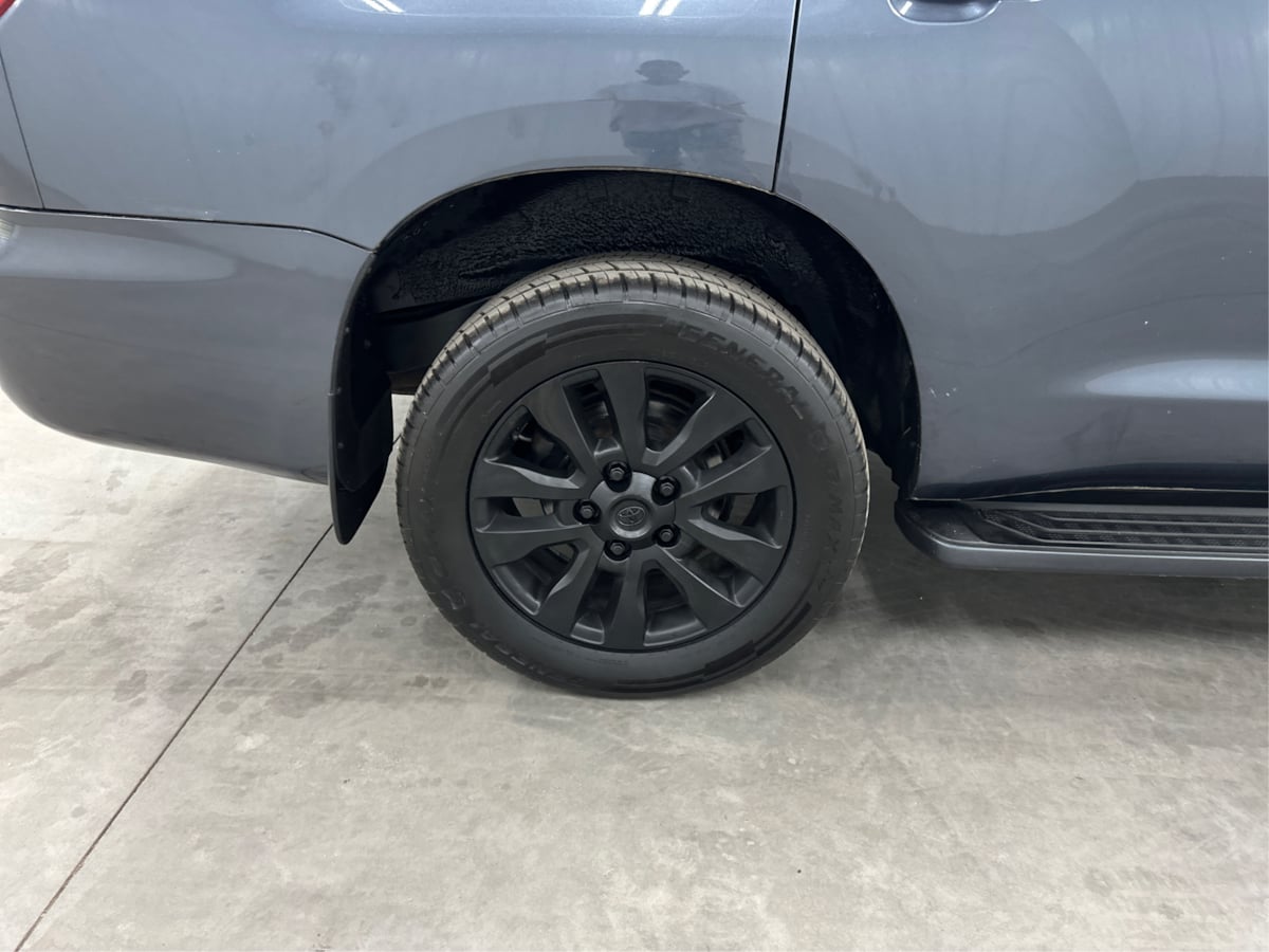 2010 Toyota Sequoia photo 34