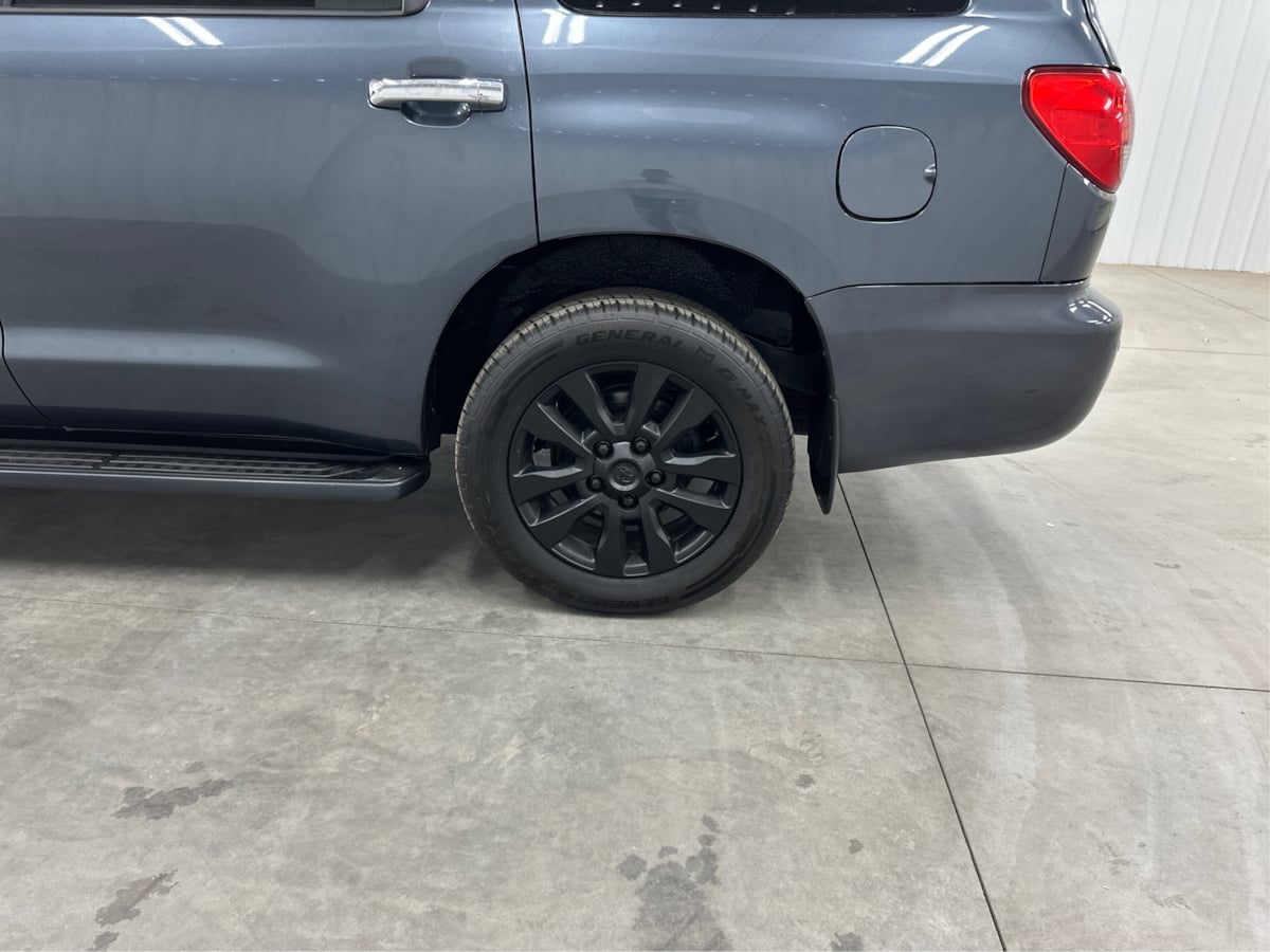 2010 Toyota Sequoia photo 35
