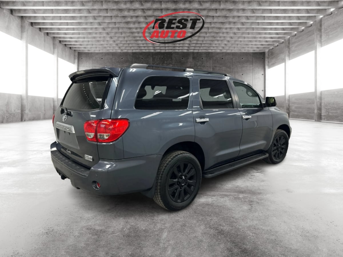 2010 Toyota Sequoia photo 4