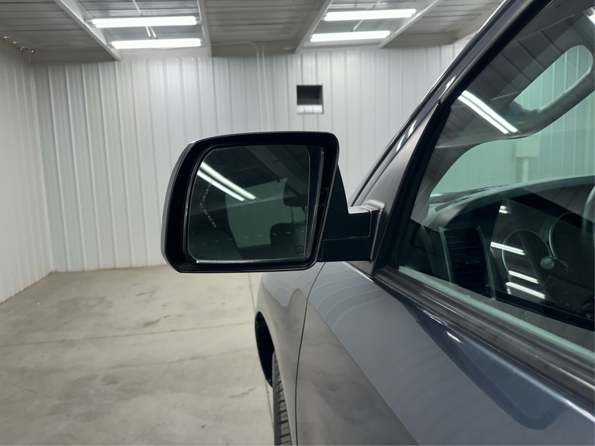 2010 Toyota Sequoia photo 37
