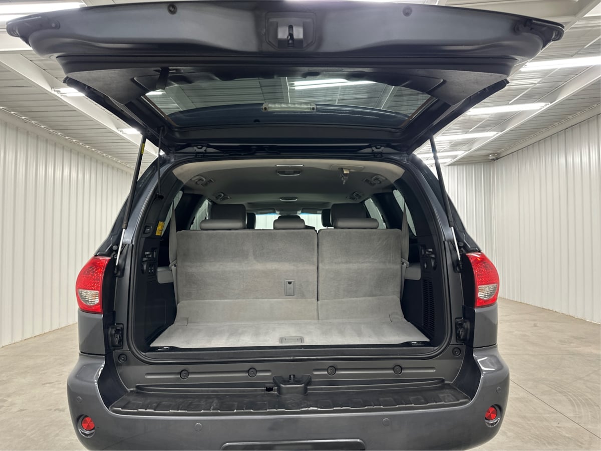 2010 Toyota Sequoia photo 13