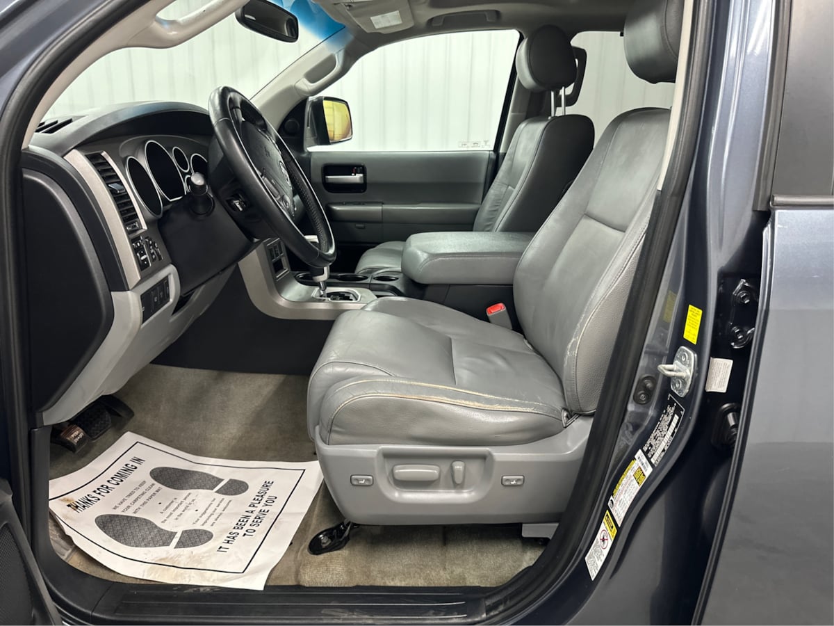 2010 Toyota Sequoia photo 9