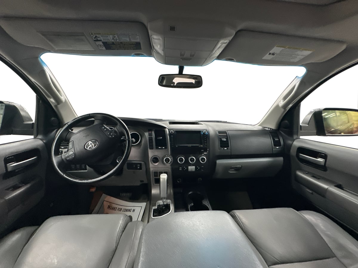 2010 Toyota Sequoia photo 15