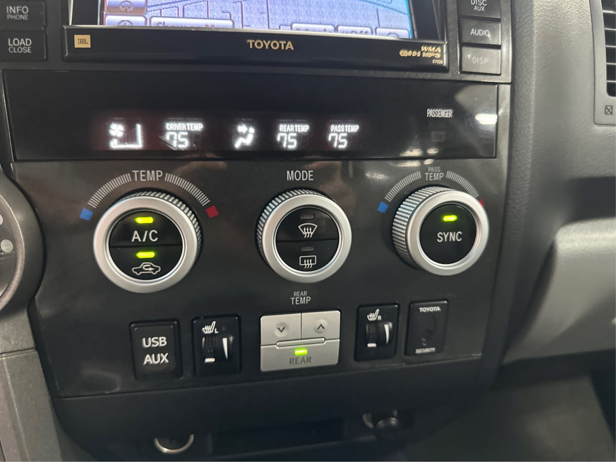 2010 Toyota Sequoia photo 49