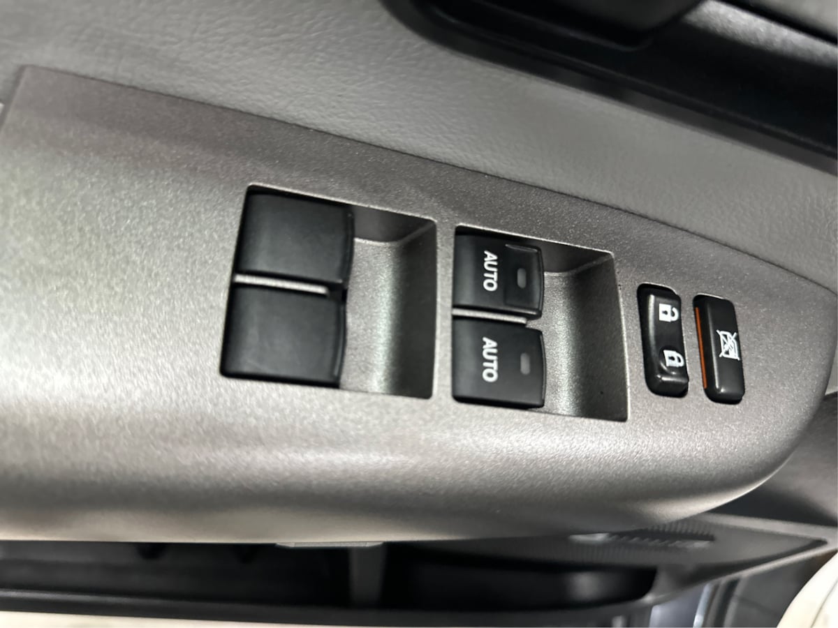 2010 Toyota Sequoia photo 56