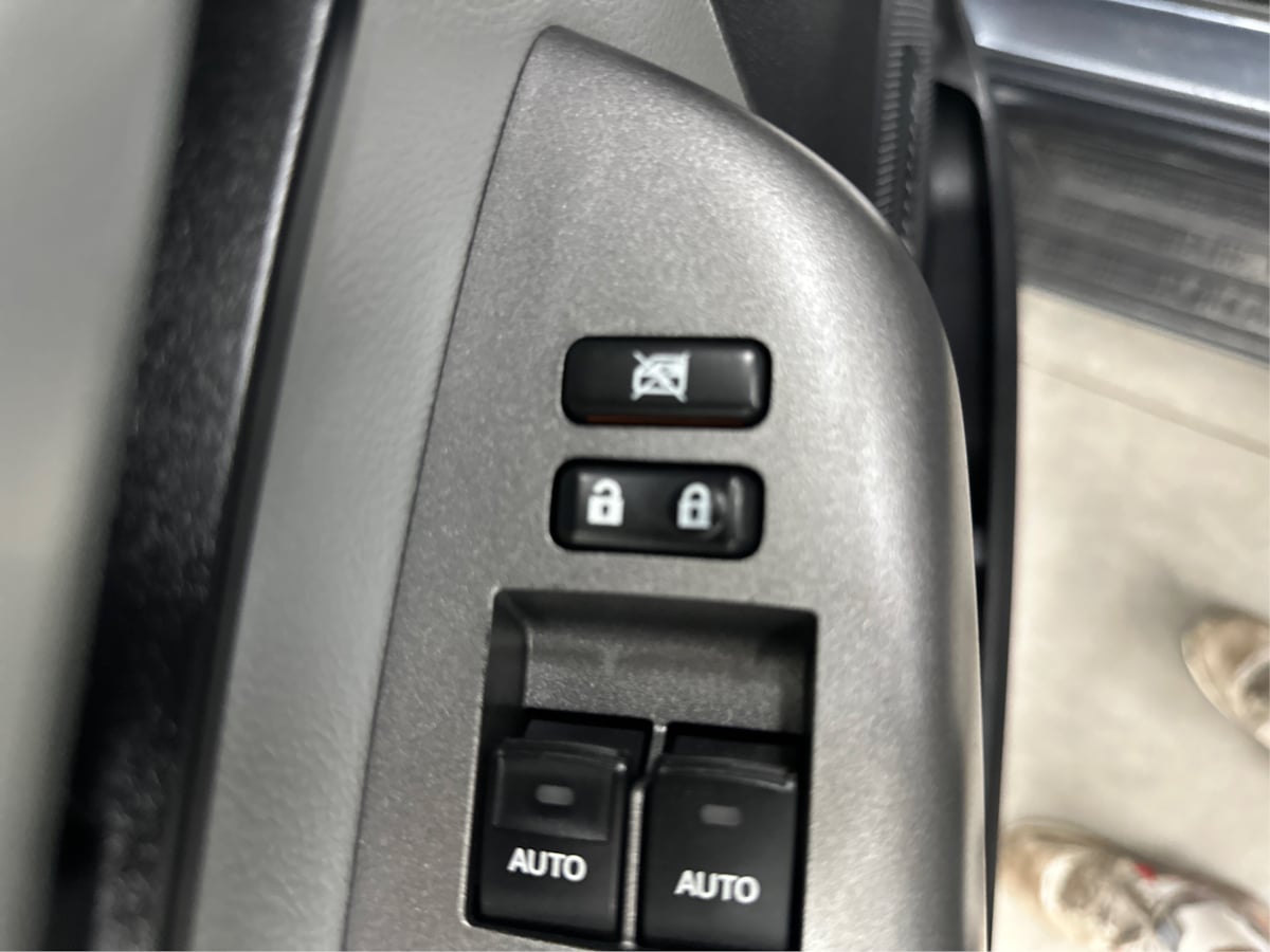 2010 Toyota Sequoia photo 57