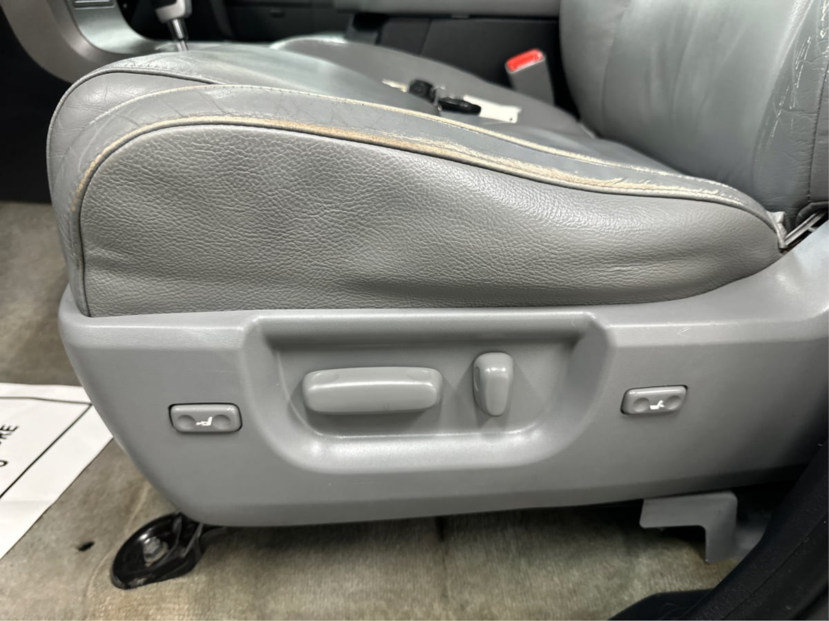 2010 Toyota Sequoia photo 58