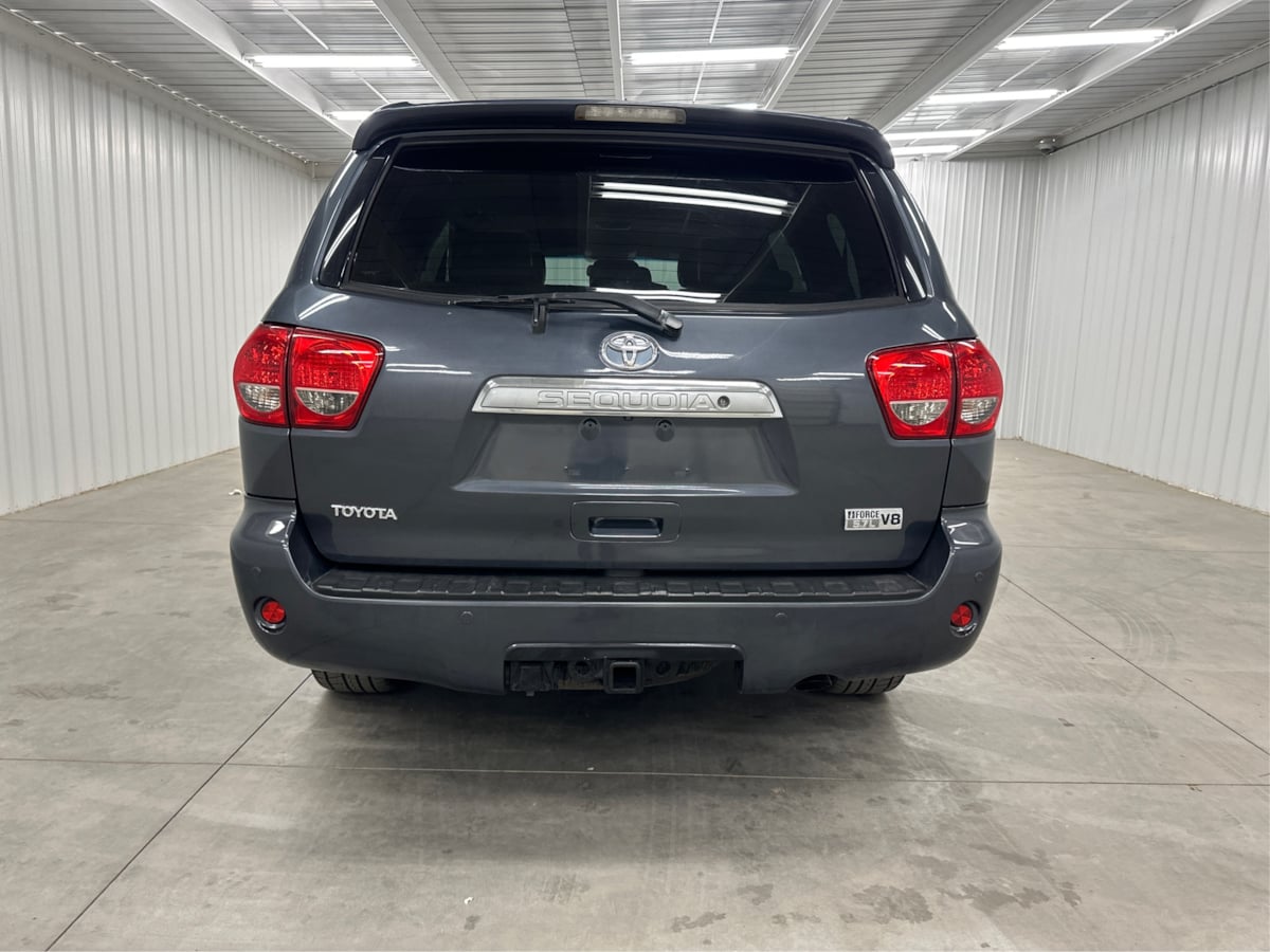 2010 Toyota Sequoia photo 28