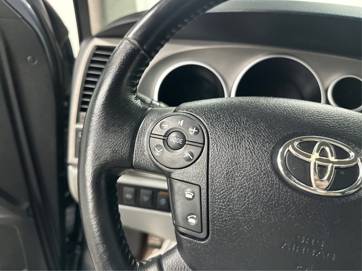 2010 Toyota Sequoia photo 53