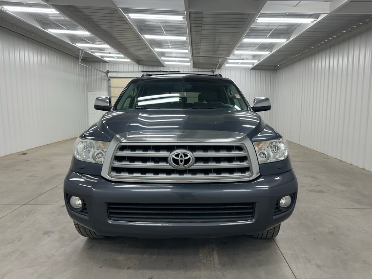 2010 Toyota Sequoia photo 25