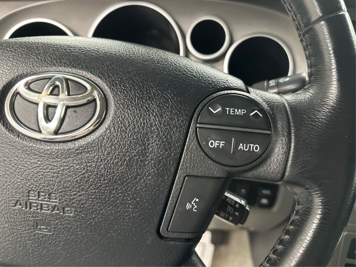 2010 Toyota Sequoia photo 54