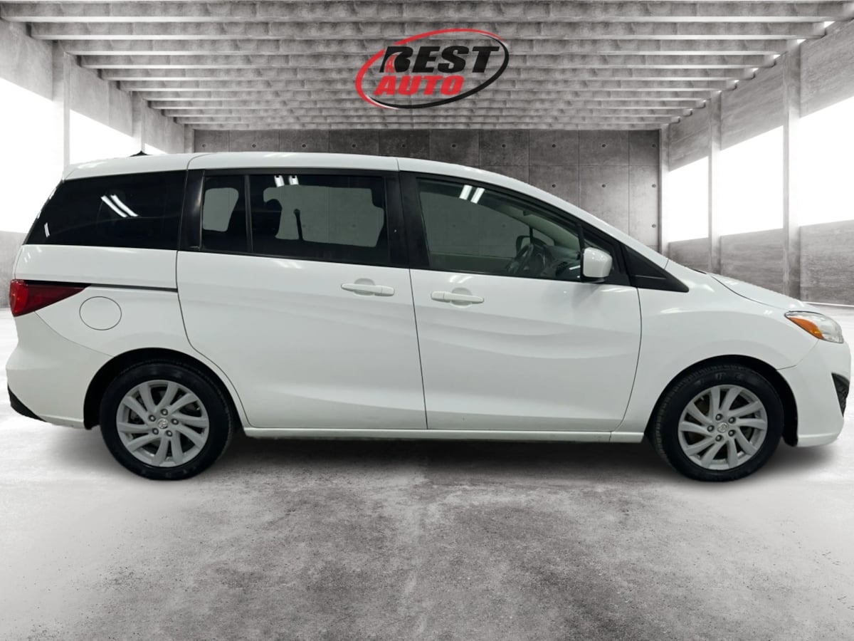 2012 Mazda Mazda5 Sport photo 3
