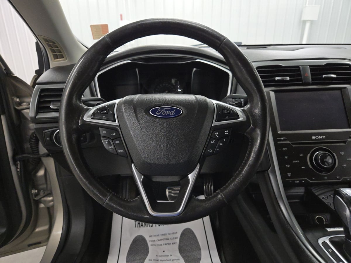2015 Ford Fusion Titanium photo 17