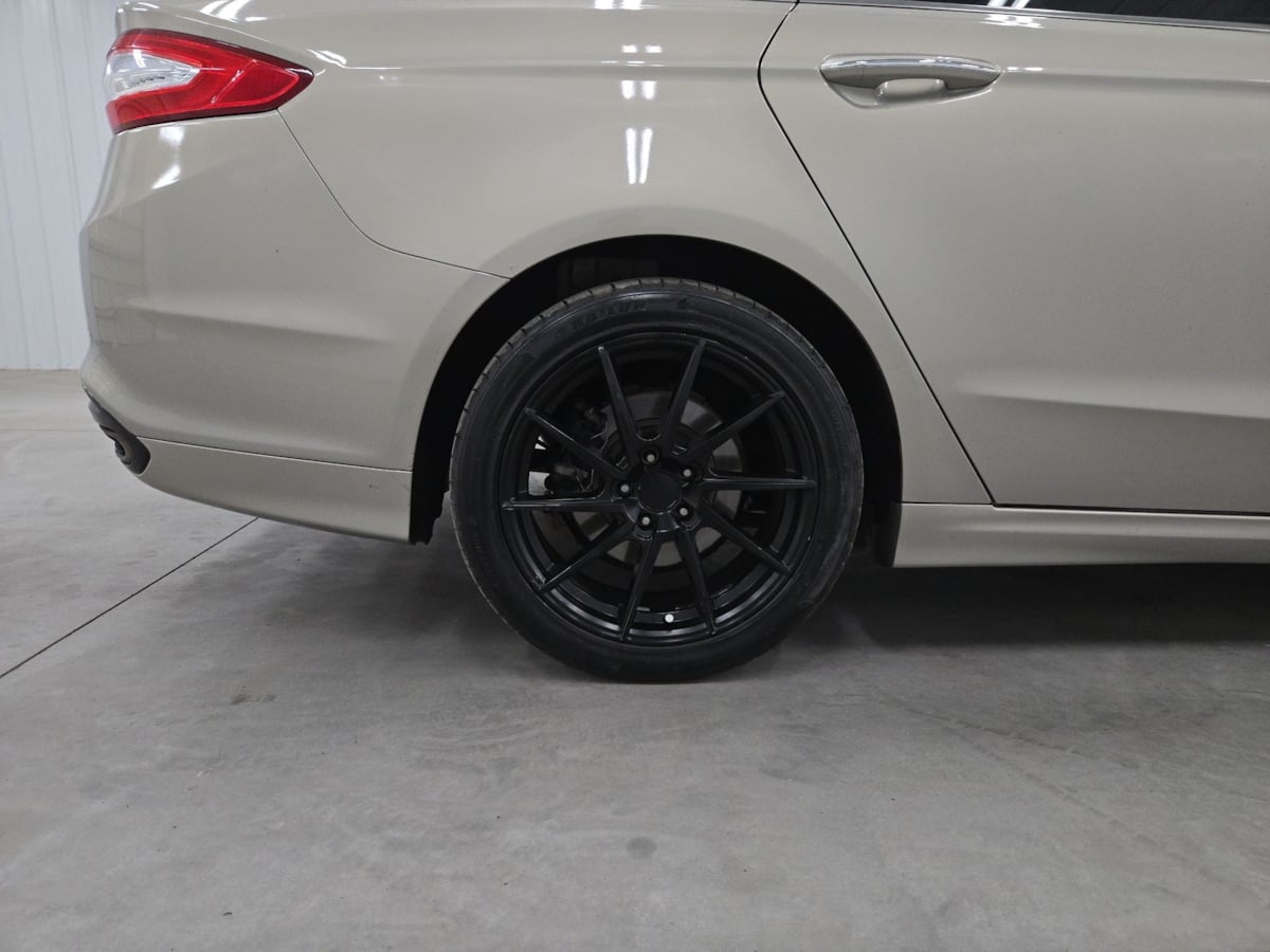 2015 Ford Fusion Titanium photo 27