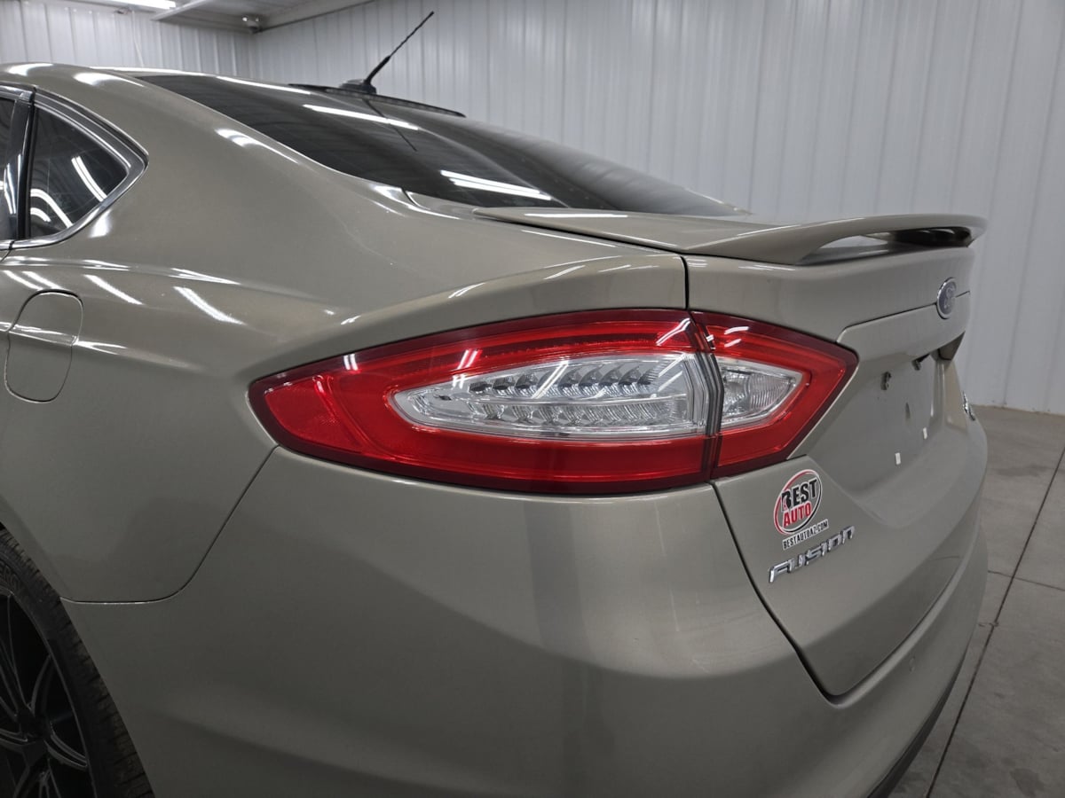 2015 Ford Fusion Titanium photo 32