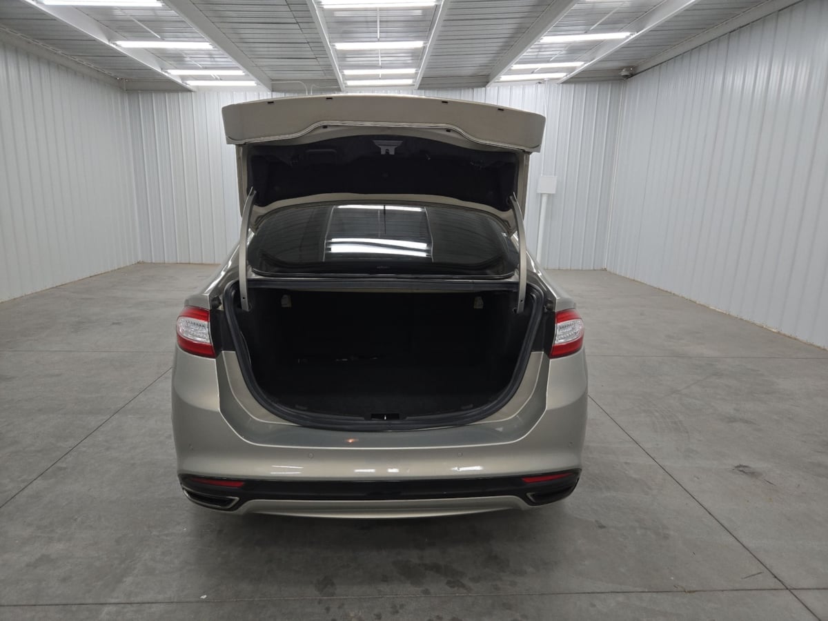 2015 Ford Fusion Titanium photo 12
