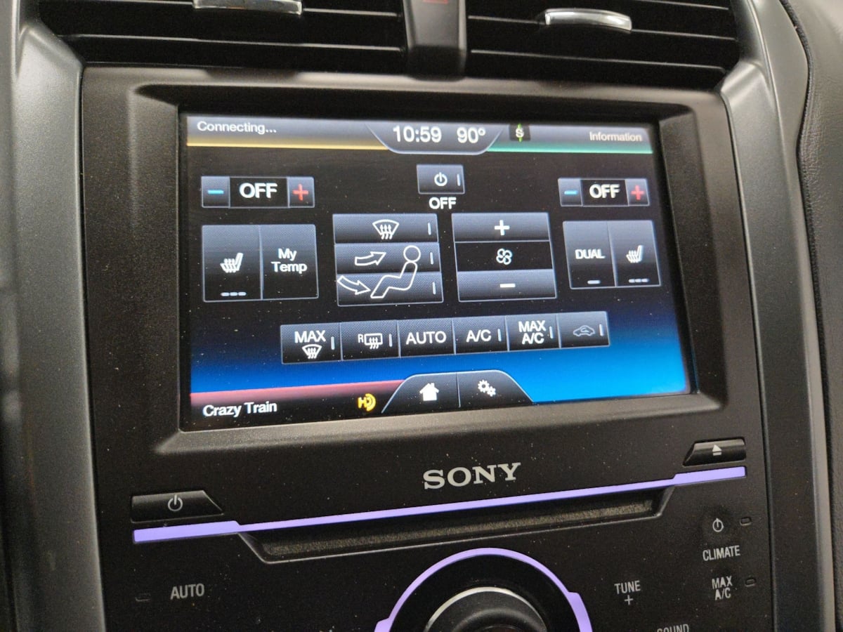 2015 Ford Fusion Titanium photo 38
