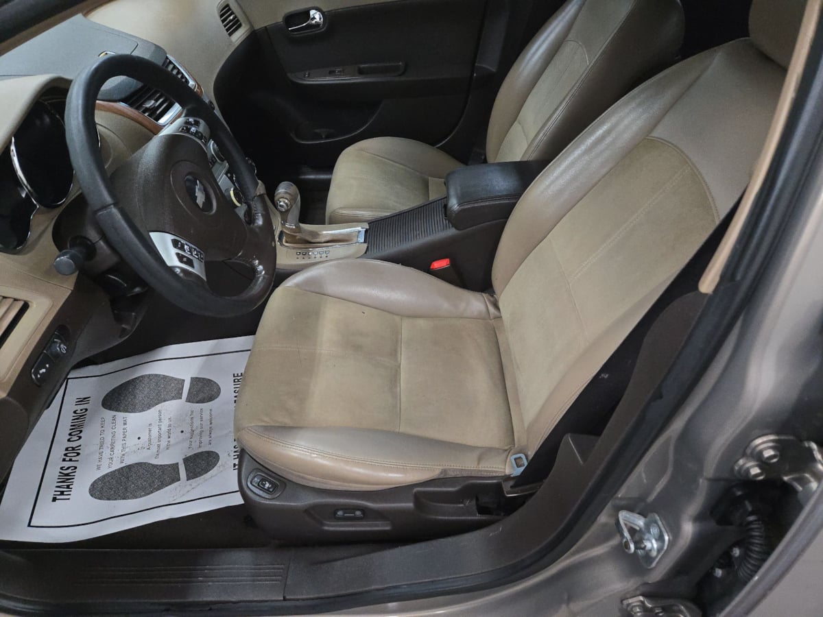 2008 Chevrolet Malibu 2LT photo 9