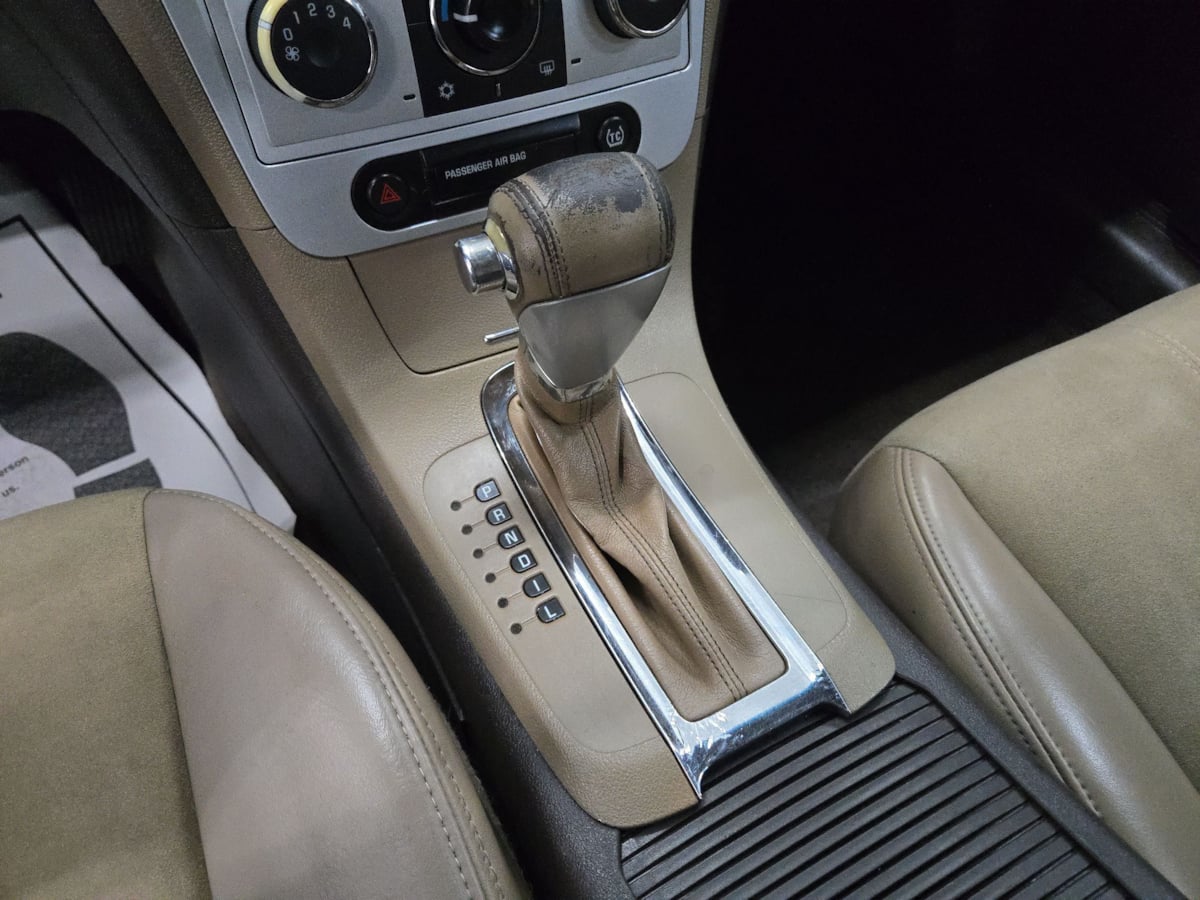 2008 Chevrolet Malibu 2LT photo 38