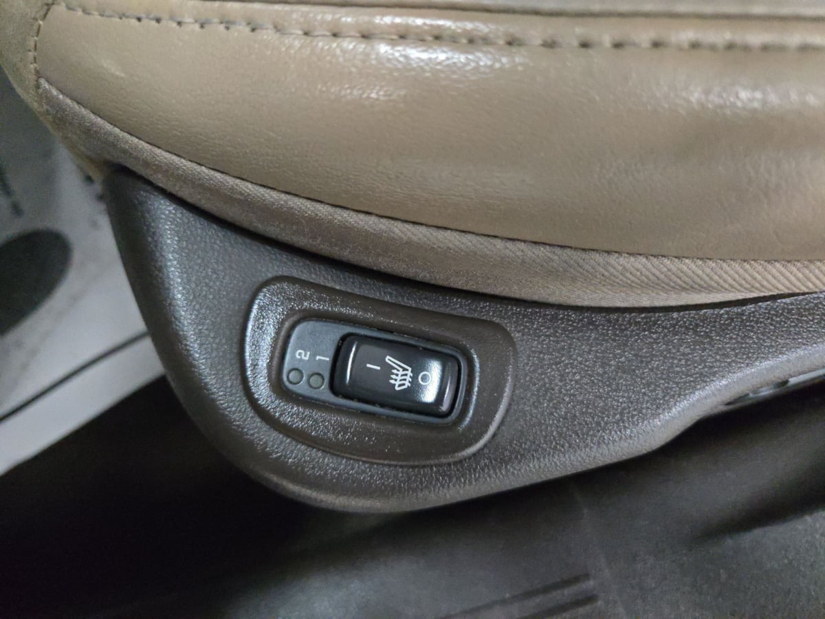 2008 Chevrolet Malibu 2LT photo 46