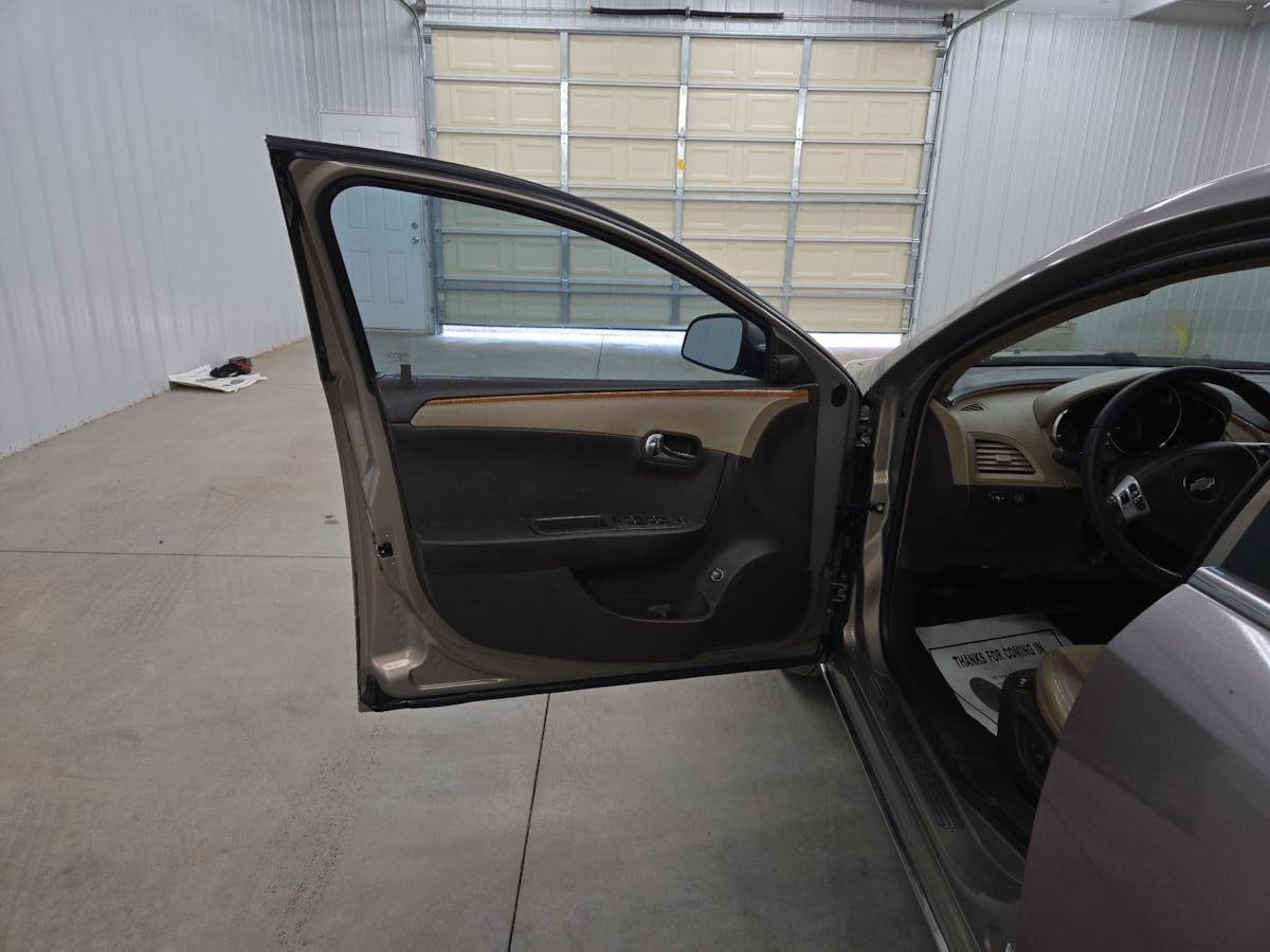 2008 Chevrolet Malibu 2LT photo 19