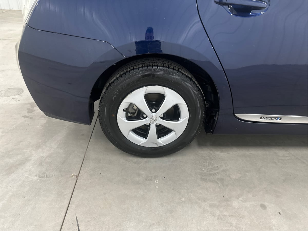 2014 Toyota Prius Two photo 29